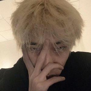 巨鞭自慰出精HD
